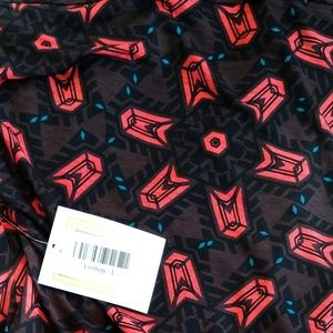Brand New w/tags lularoe Lindsey large black&red